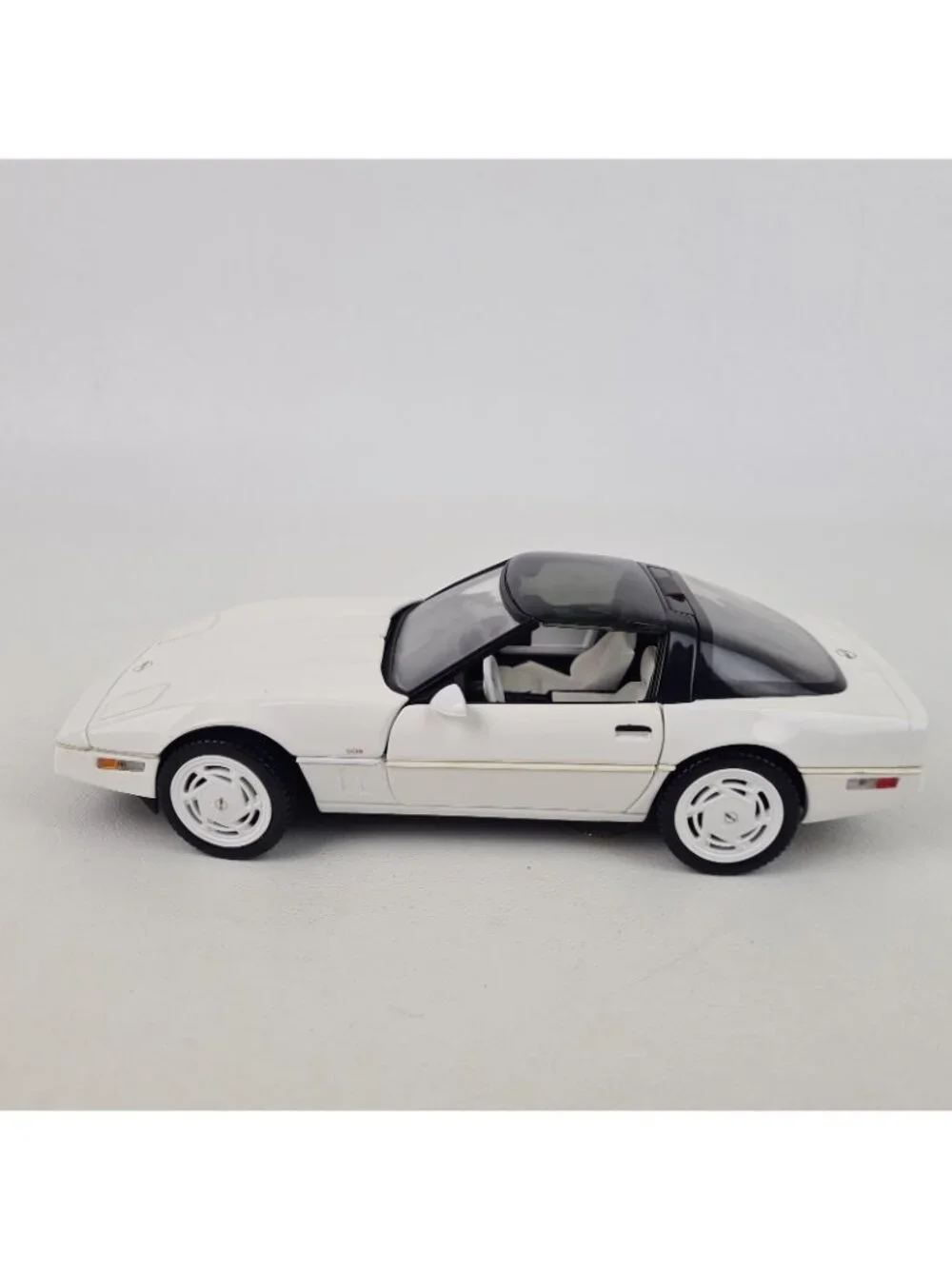 Franklin Mint Precision Models 1988 Chevrolet Corvette 1:24 Die Cast B11TY53